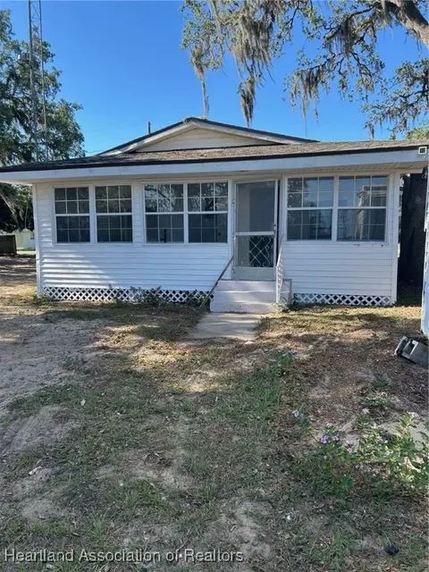 917 W Ruth St, Avon Park, FL 33825