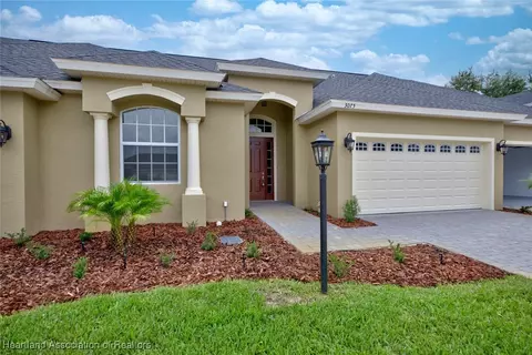 3075 Royal Oaks Ct, Sebring, FL 33875