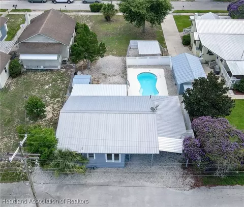 359 Oak Ave, Sebring, FL 33870