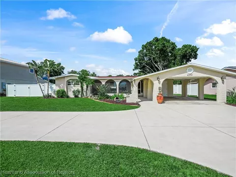 4230 Lakeview Dr, Sebring, FL 33870