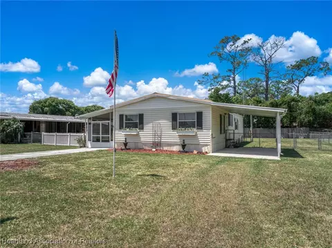 205 Pine Tree Ln, Sebring, FL 33872 photo 2