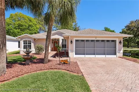 32800 Oak Park Dr, Leesburg, FL 34748
