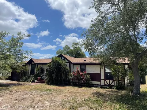 16 Notre Dame St, Lake Placid, FL 33852