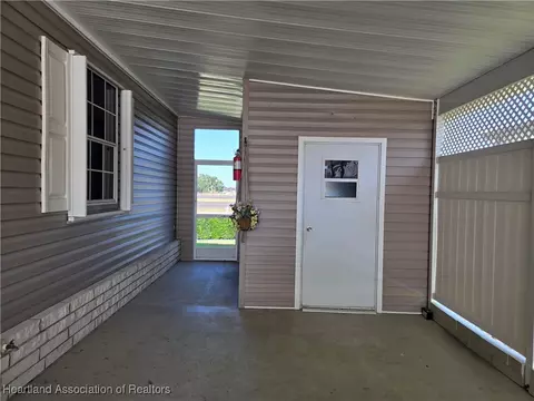 303 Yellow Willow St, Sebring, FL 33876 photo 4
