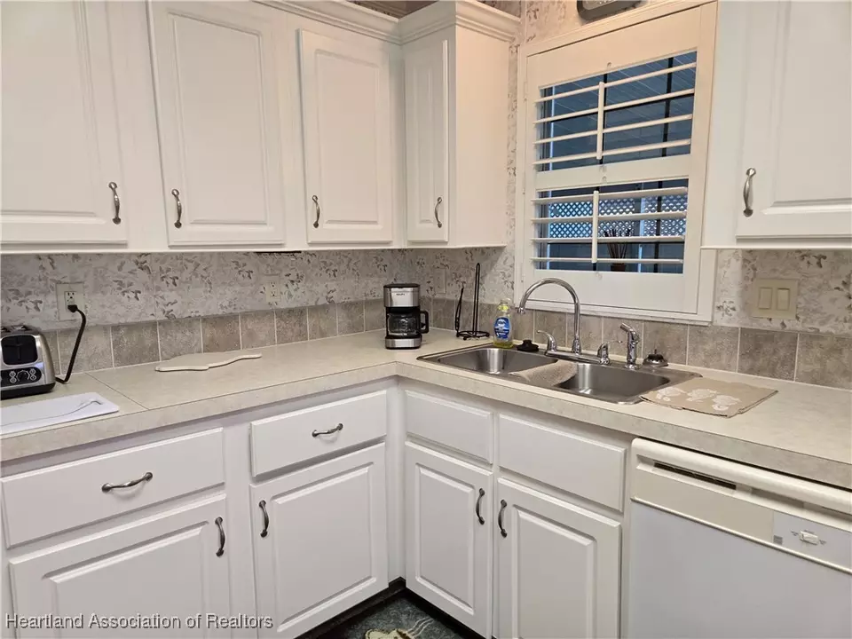  303 Yellow Willow St, Sebring, FL 33870 photo 10