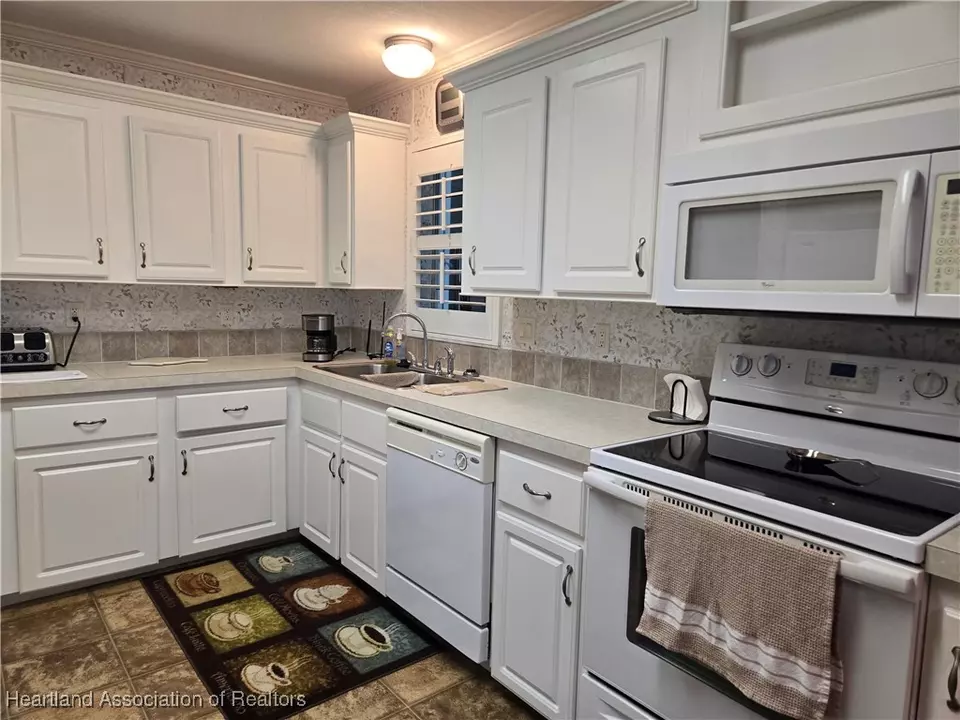  303 Yellow Willow St, Sebring, FL 33870 photo 12