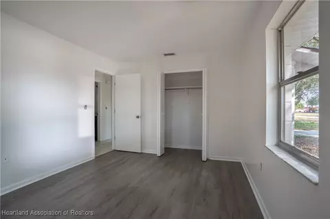 Bedroom - 2652 Dolphin Dr, Sebring, FL 33870 photo 4 of 4