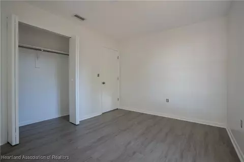 Bedroom - 2652 Dolphin Dr, Sebring, FL 33870 photo 2 of 4