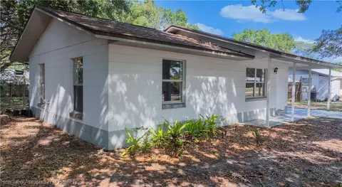 Exterior - 2652 Dolphin Dr, Sebring, FL 33870 photo 2 of 2