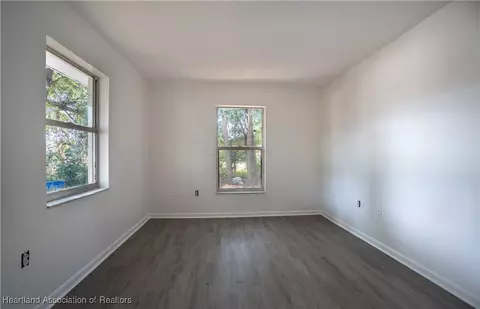 Bedroom - 2652 Dolphin Dr, Sebring, FL 33870 photo 3 of 4