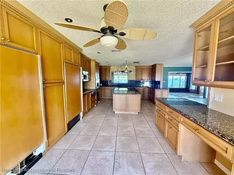 Kitchen - 740 Killarney Dr, Sebring, FL 33870 photo 2 of 4