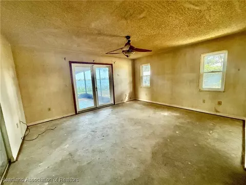 Living - 740 Killarney Dr, Sebring, FL 33870 photo 5 of 6