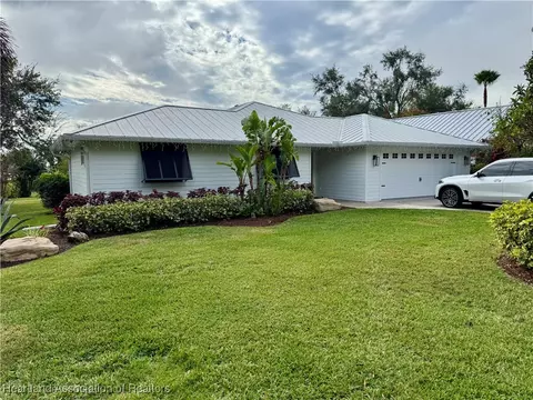 301 Tulane Cir, Sebring, FL 33875