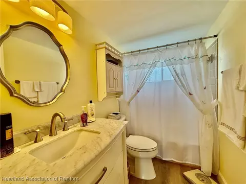 Bath - 2131 Lakeview Drive 308, Sebring, FL 33870 photo 1 of 2