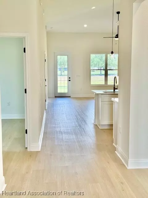 5273 Pebble Beach Dr, Sebring, FL 33872 photo 5