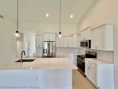 5275 Pebble Beach Dr, Sebring, FL 33872 photo 4