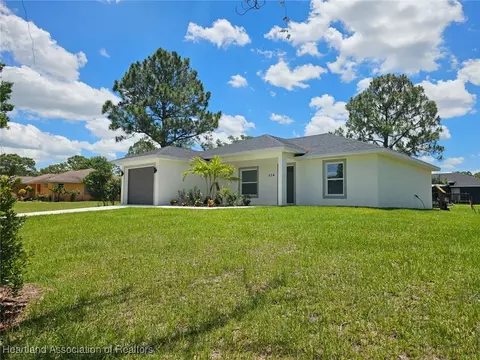 534 Embracer St NW, Lake Placid, FL 33852