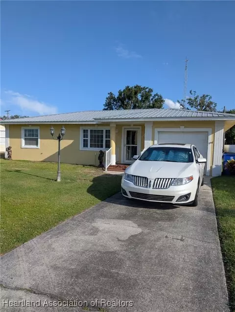1417 W Avon Blvd, Avon Park, FL 33825
