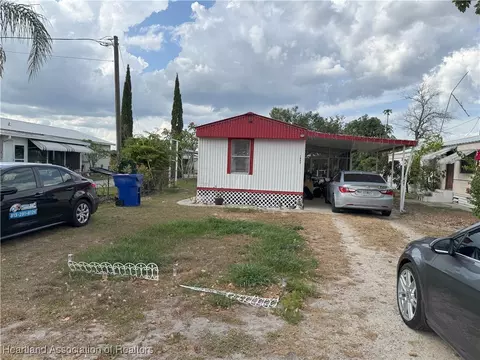 1983 E Claradge Ave, Avon Park, FL 33825