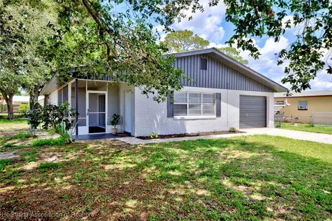 1221 Melody Ln, Sebring, FL 33872