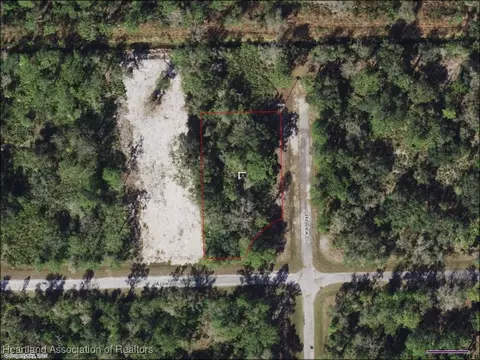 1002 Azalea Dr, Indian Lake Estates, FL 33855