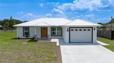 1507 Chatsworth St, Lake Placid, FL 33852
