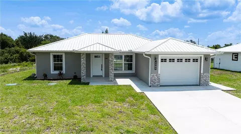 1505 Chatsworth St, Lake Placid, FL 33852
