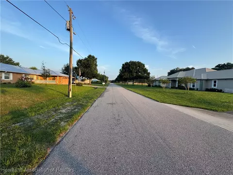 2015 Clam Dr, Sebring, FL 33870 photo 4