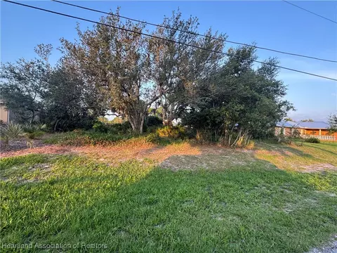 2015 Clam Dr, Sebring, FL 33870