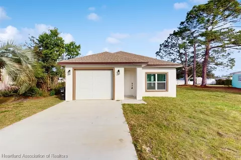 223 Stanley Ave, Frostproof, FL 33843
