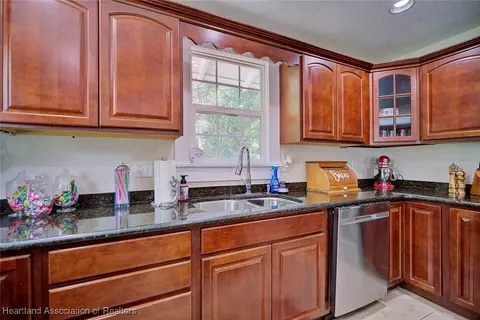 Kitchen - 1660 E Main St, Bartow, FL 33830 photo 3 of 6