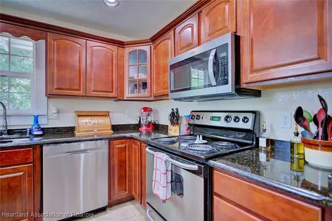 Kitchen - 1660 E Main St, Bartow, FL 33830 photo 6 of 6