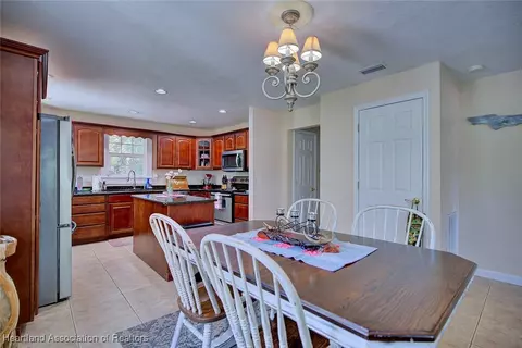 Dining - 1660 E Main St, Bartow, FL 33830 photo 2 of 2