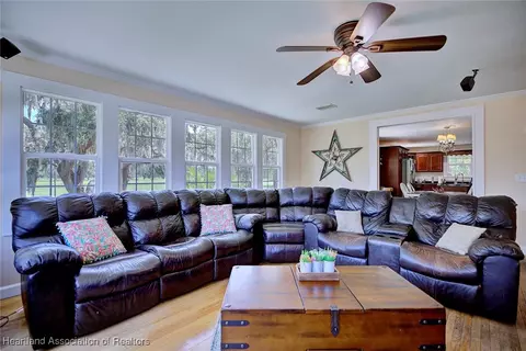 Living - 1660 E Main St, Bartow, FL 33830 photo 2 of 2