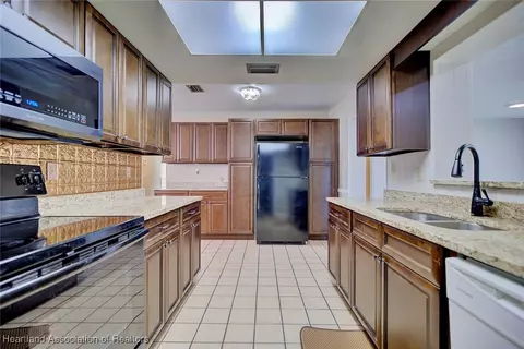 210 Eagle Ave, Sebring, FL 33870 photo 8