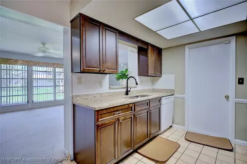 210 Eagle Ave, Sebring, FL 33870 photo 6