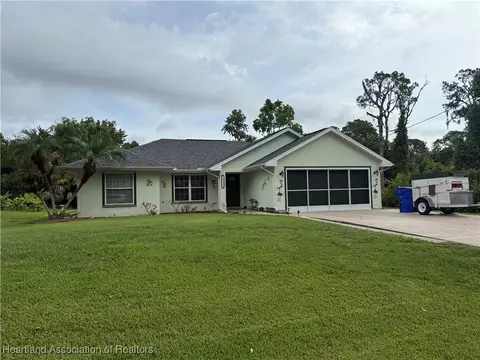 1502 Paper Birch St, Lake Placid, FL 33852