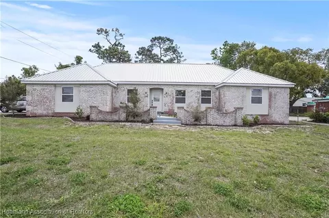 1374 Memorial Dr, Avon Park, FL 33825