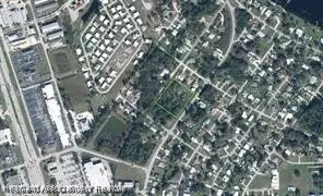 315 Memorial Dr, Sebring, FL 33870
