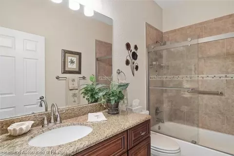 Bath - 1624 Marble St, Sebring, FL 33870 photo 3 of 3