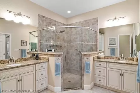 Bath - 1624 Marble St, Sebring, FL 33870 photo 1 of 3