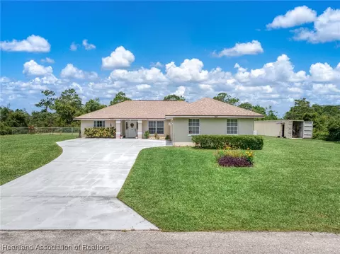 421 Buchanan Ave NE, Lake Placid, FL 33852