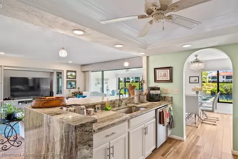 5619 Casablanca Circle V3-b, Sebring, FL 33870 photo 10
