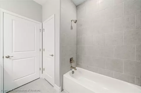 Bath - 5289 Pebble Beach Dr, Sebring, FL 33872 photo 4 of 8
