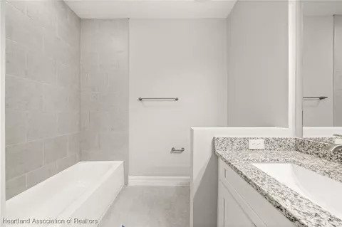 Bath - 5289 Pebble Beach Dr, Sebring, FL 33872 photo 5 of 8