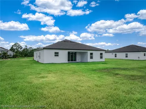 Exterior - 5289 Pebble Beach Dr, Sebring, FL 33872 photo 4 of 6
