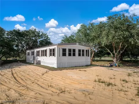 1608 W Holiday Dr, Lorida, FL 33857