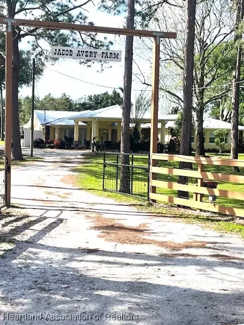 4334 E Kinsey Rd E, Avon Park, FL 33825