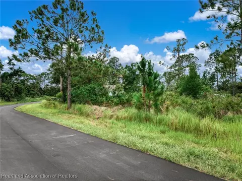 6939 Mexican Hat Dr, Sebring, FL 33872 photo 3