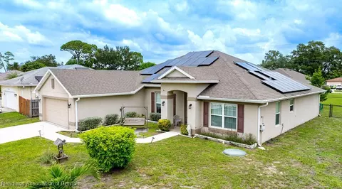297 NE Glentry Ave, Port Saint Lucie, FL 34983